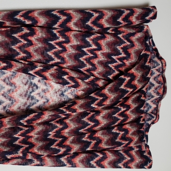 Maurices Chevron print multi color cross front top. Semi sheer, women's size med - Picture 3 of 6